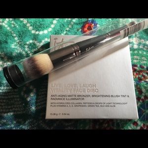 It cosmetics brush and illuminator BUNDLE.